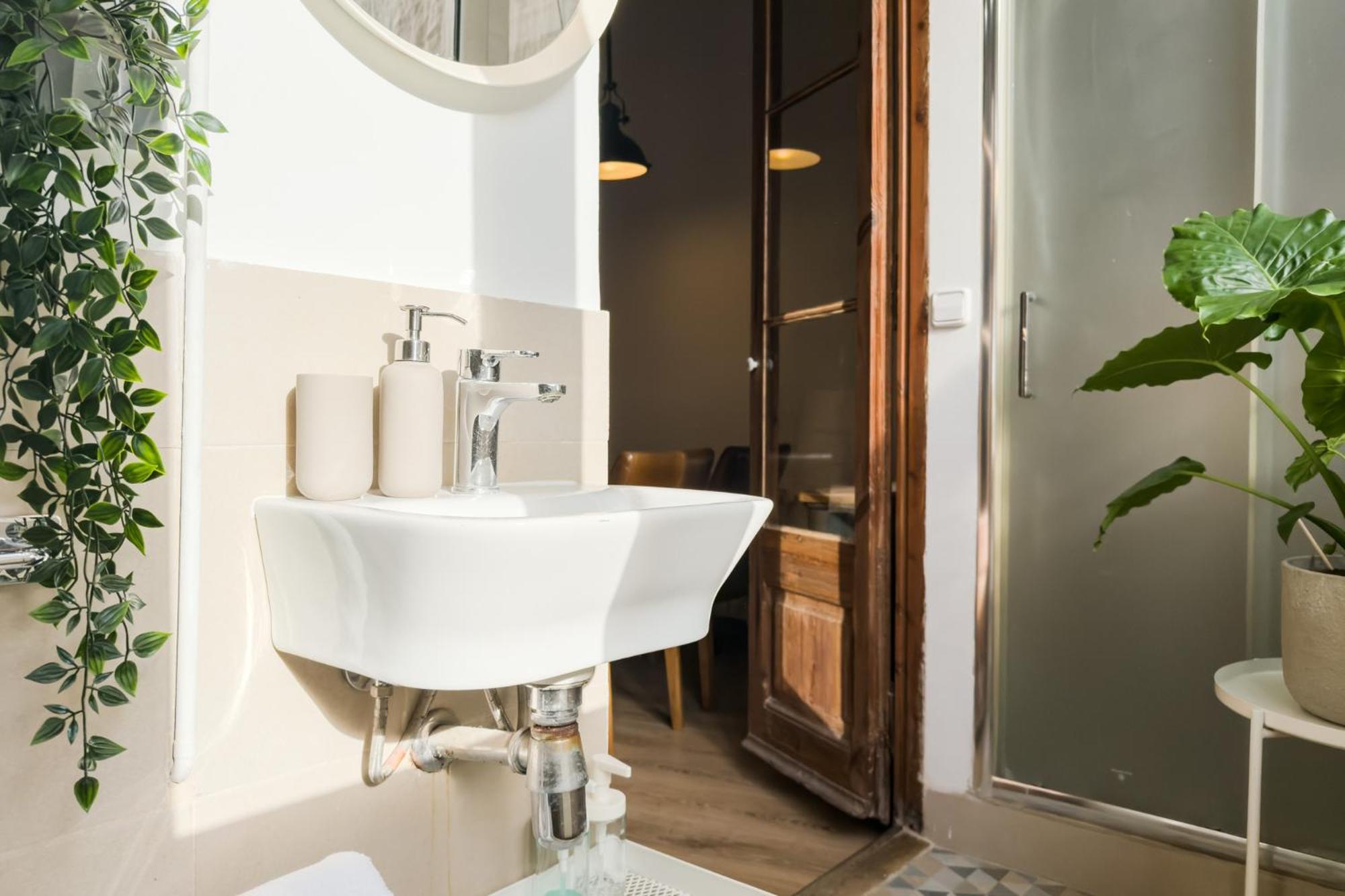 Magalhaes - Trad Flat In Poble Sec, Near Ramblas Barcelona Eksteriør bilde