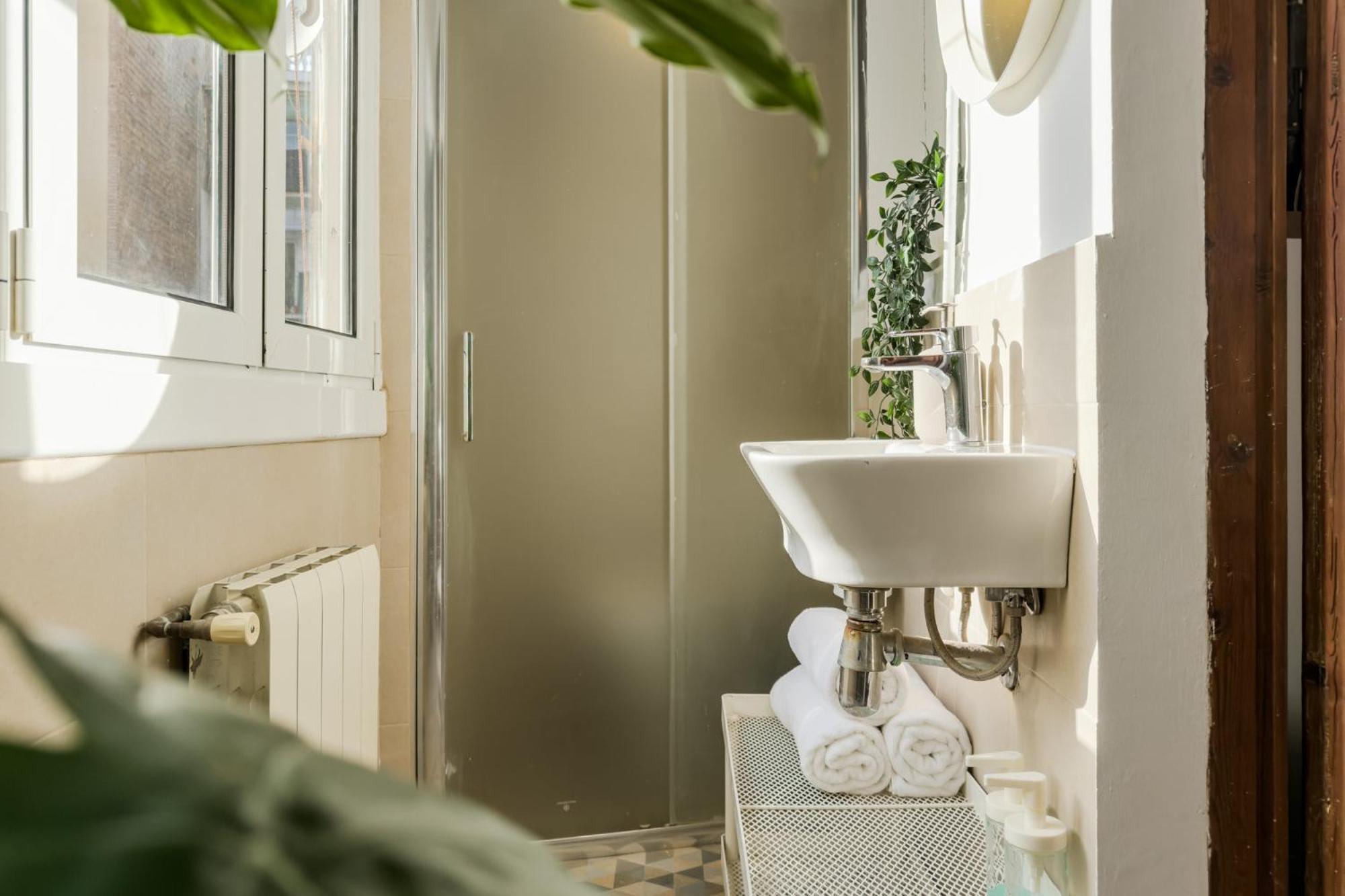 Magalhaes - Trad Flat In Poble Sec, Near Ramblas Barcelona Eksteriør bilde
