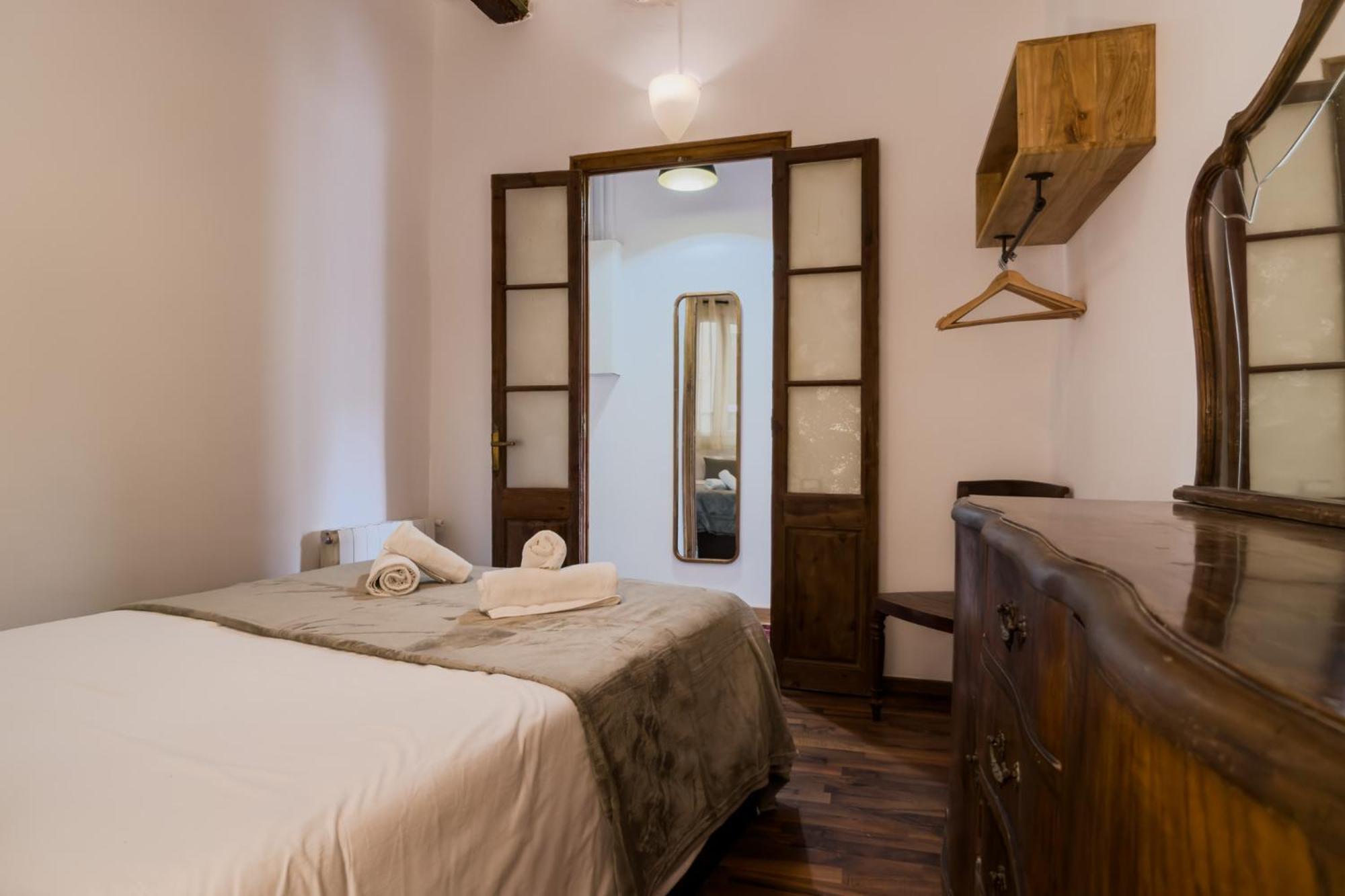 Magalhaes - Trad Flat In Poble Sec, Near Ramblas Barcelona Eksteriør bilde
